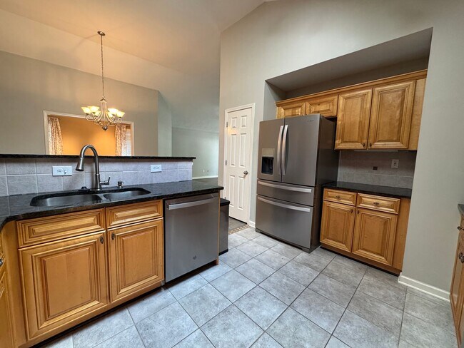 Building Photo - Cozy 2/2 House in Cartersville- $1,695