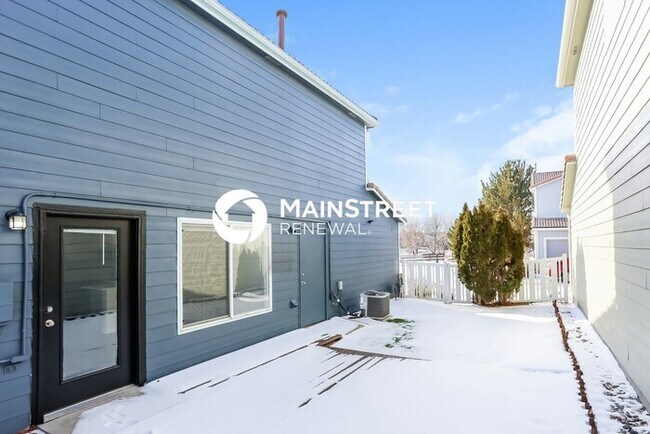 Building Photo - 3 Bedroom Pet-Friendly Home in DENVER, CO with Main Street Renewal