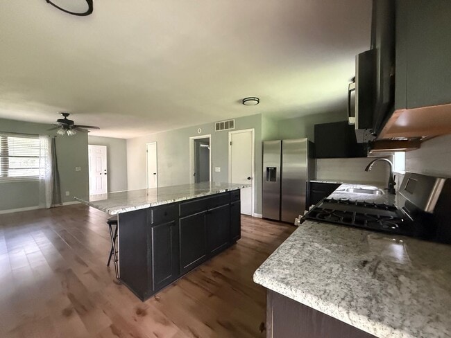 Building Photo - 6637 Grayson Dr
