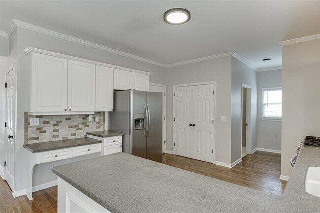 Building Photo - 1795 Lake Heights Cir