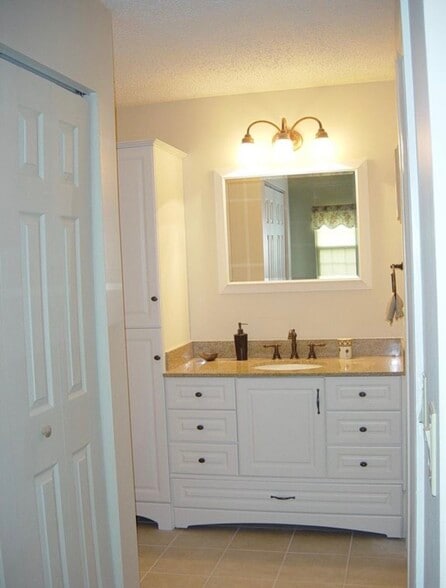 Building Photo - 1518 Waters Edge Dr