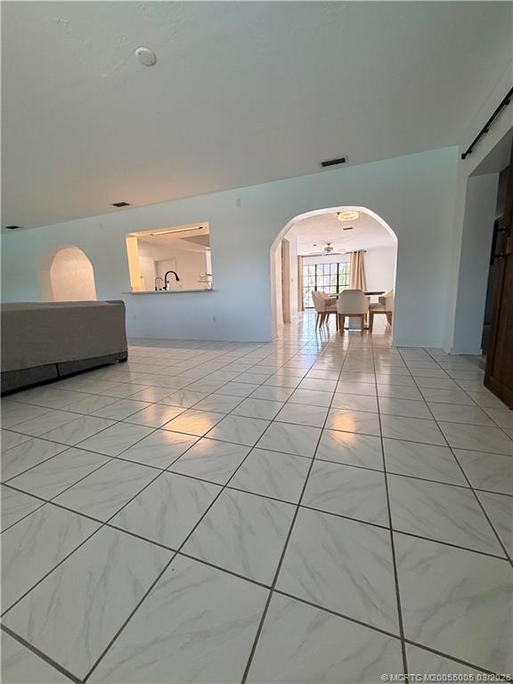 Building Photo - 761 SW Ravenswood Ln