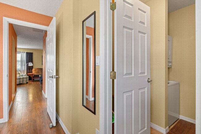 Building Photo - 3344 N Key Dr