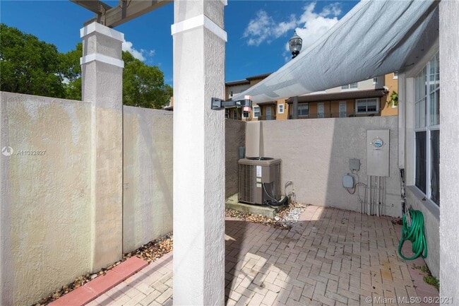 Building Photo - 14711 SW 5th St  1-47 Pembroke Pines Fl 33027