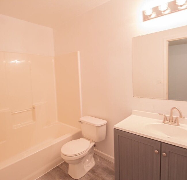 Building Photo - 5324-5326 Godas