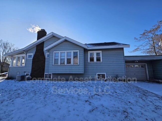 Building Photo - 6404 Harrison Ave