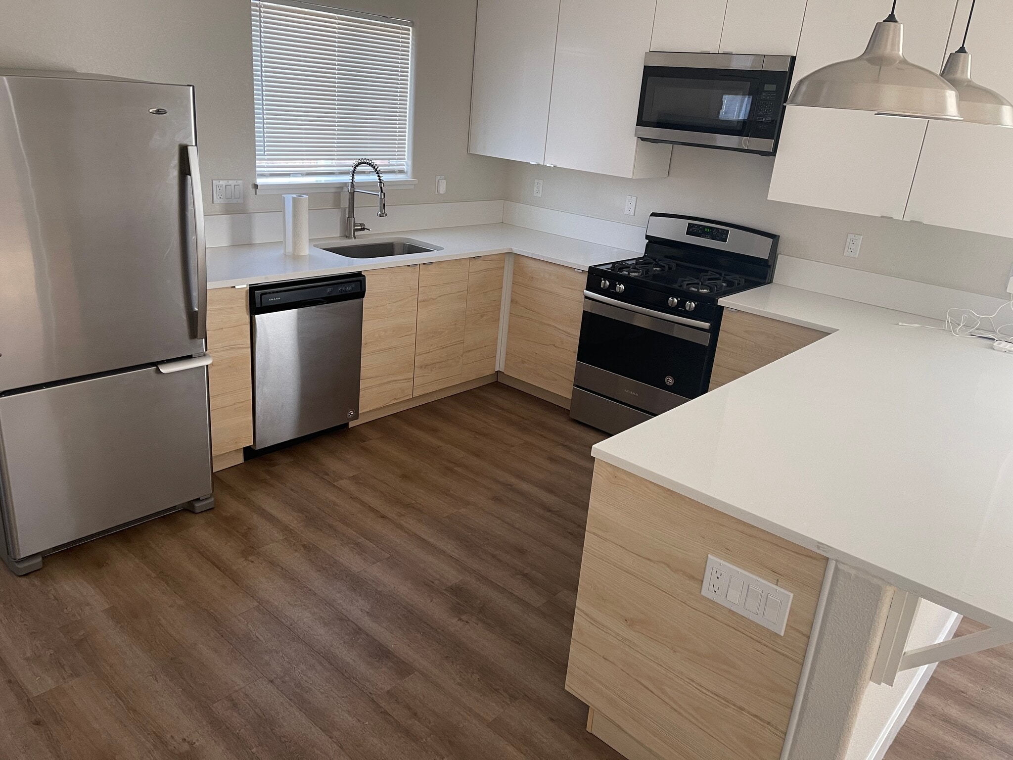 Building Photo - 36 S Park St