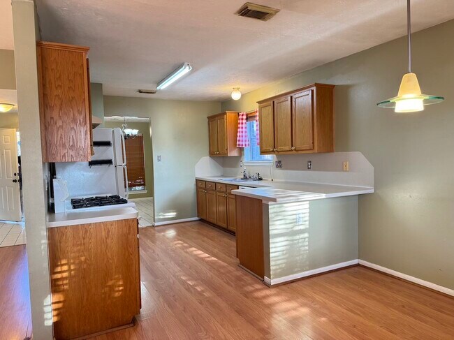 Building Photo - 10811 Cliffton Forge Dr