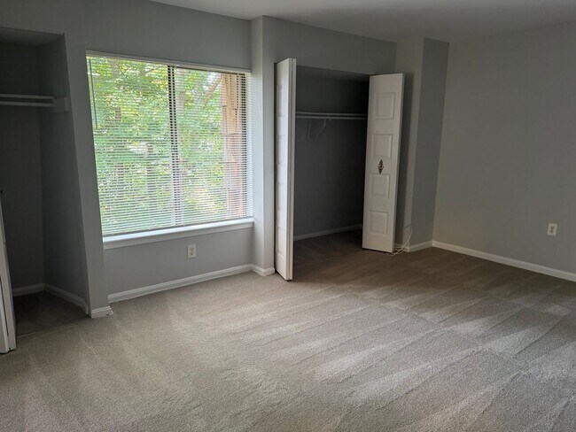 Building Photo - 8130 Inverness Ridge Rd