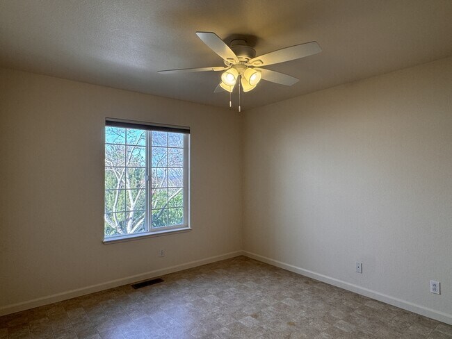 Building Photo - 124 Success Mine Loop