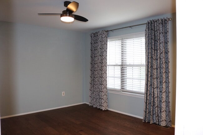 Building Photo - 611 Cornwall Ct