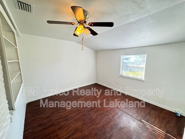 Building Photo - 2240 Jungle St