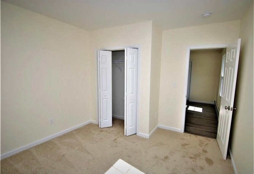 Building Photo - 19 D'Annunzio Ave