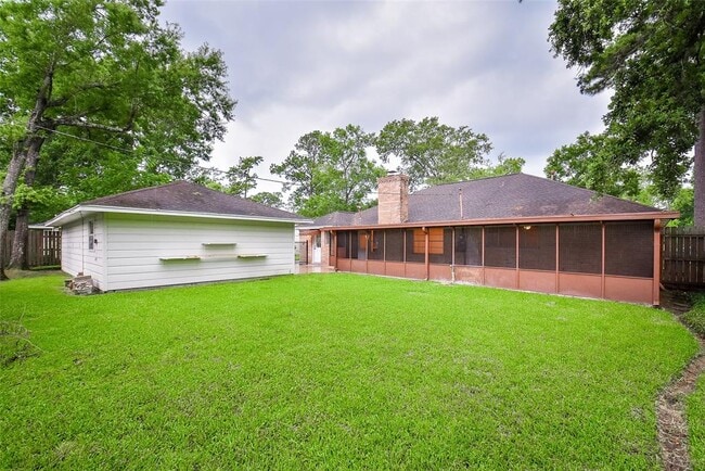 Building Photo - 2910 Colonial Dr