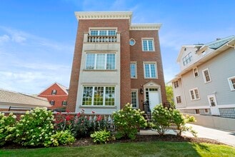 Building Photo - 107 S Grant St