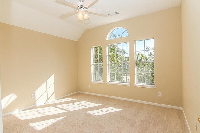 Building Photo - 1502 Brook Grove Dr