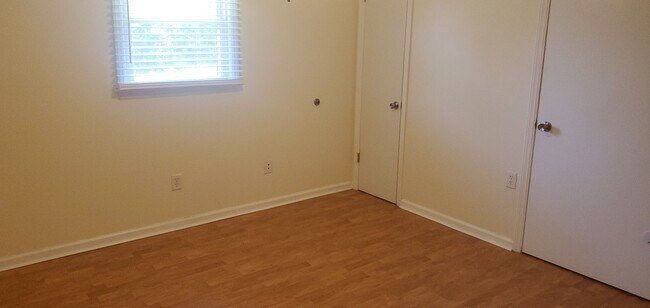 Building Photo - 3211 Martha Dr