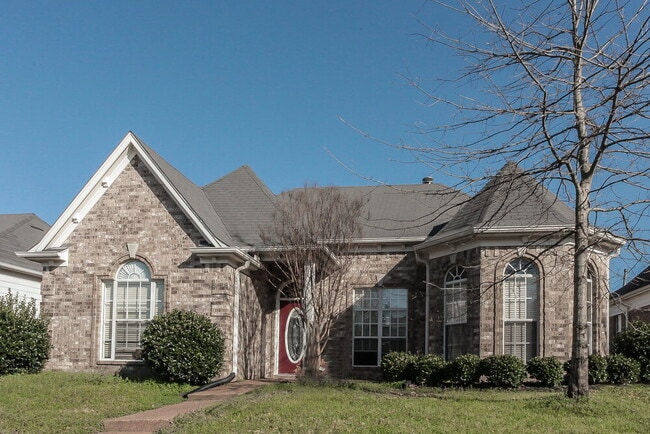 Building Photo - 1112 Averett Ln