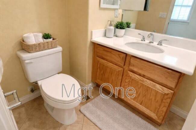 Building Photo - 7 Southern Hills Dr