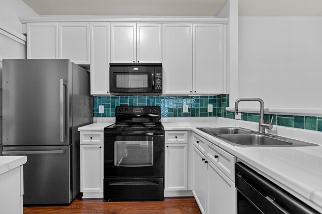 Building Photo - 8441 Callabee Way