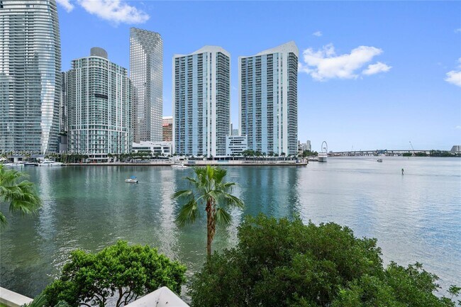 Building Photo - 888 Brickell Key Dr