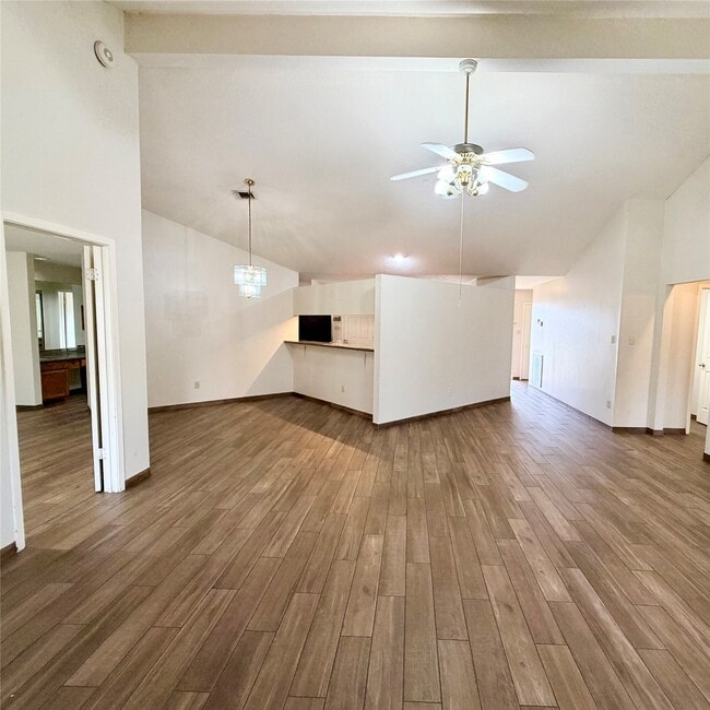 Building Photo - 16914 Summer Dawn Pl