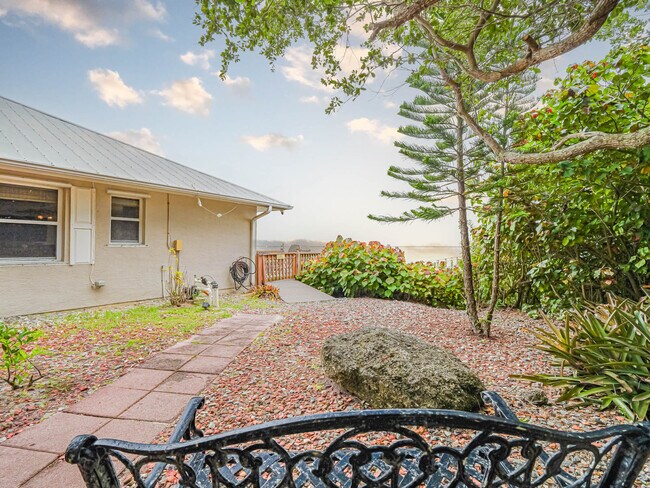 Building Photo - 1716 Indian River Dr