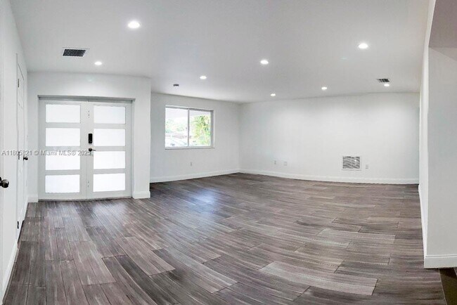 Building Photo - 6634 SW 76th Terrace