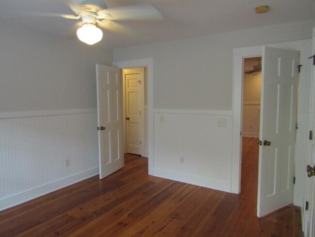 Building Photo - 703 Tradewind Ct