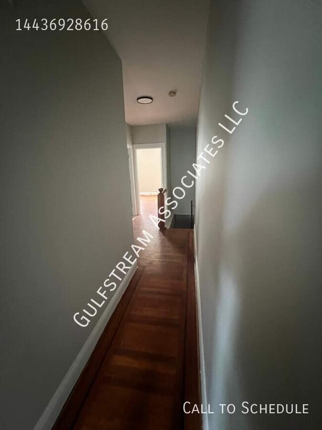 Building Photo - 2756 Pelham Ave