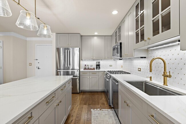 Building Photo - 1125 Maxwell Ln