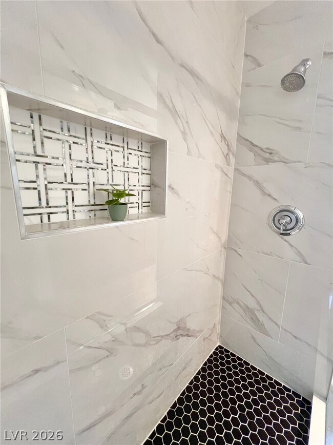 Building Photo - 428 S Beaumont St