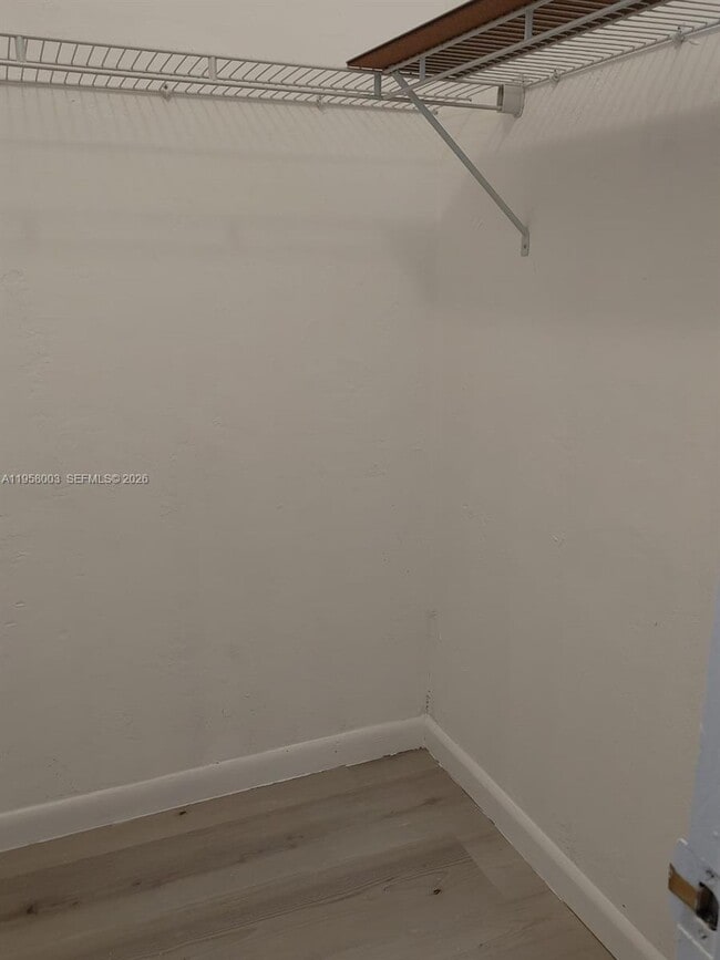 Building Photo - 421 NE 1st St