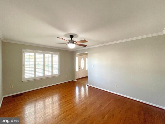 Building Photo - 20871 Freedom Run Dr