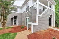 Building Photo - Bright 2BD/2BA Tennis Villa at Lake Norman!