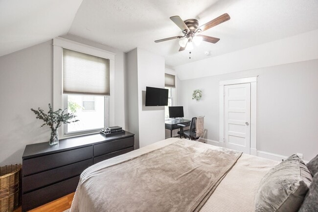 Building Photo - Quaint 2 Bedroom 1 Bath Home in Forest Hil...