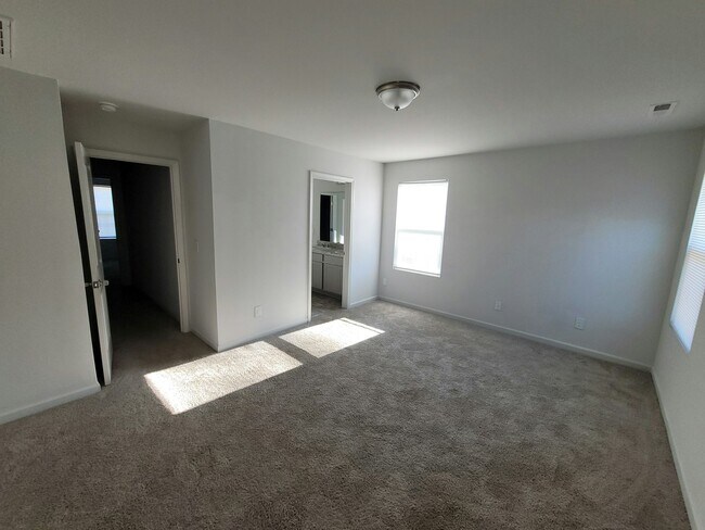 Building Photo - 285 Riley Wy