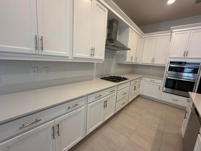 Building Photo - 12465 SW Crystal Cv Dr