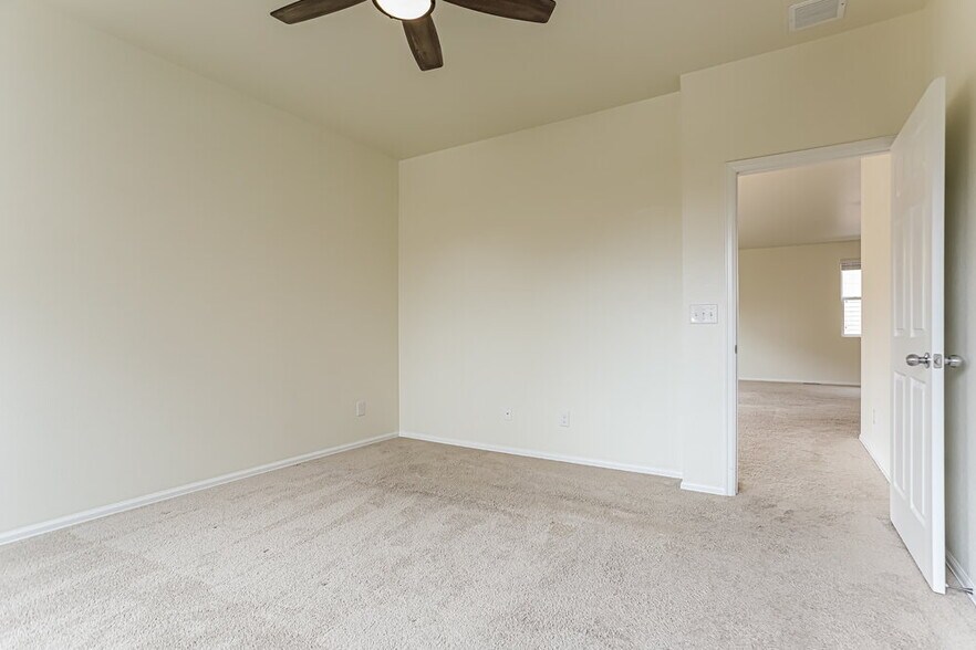 Building Photo - 535 Hermosa St