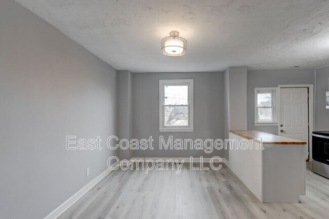 Building Photo - 4909 Edgemere Ave