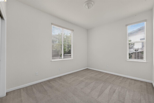 Building Photo - 6708 Sao Tiago Way