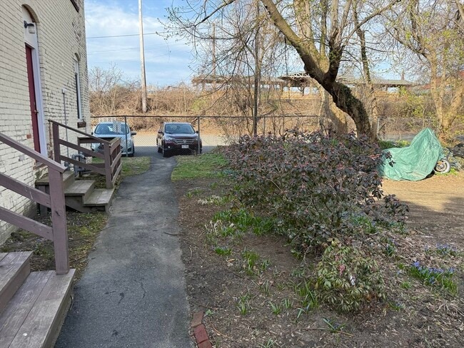 Building Photo - 79 Hawley St