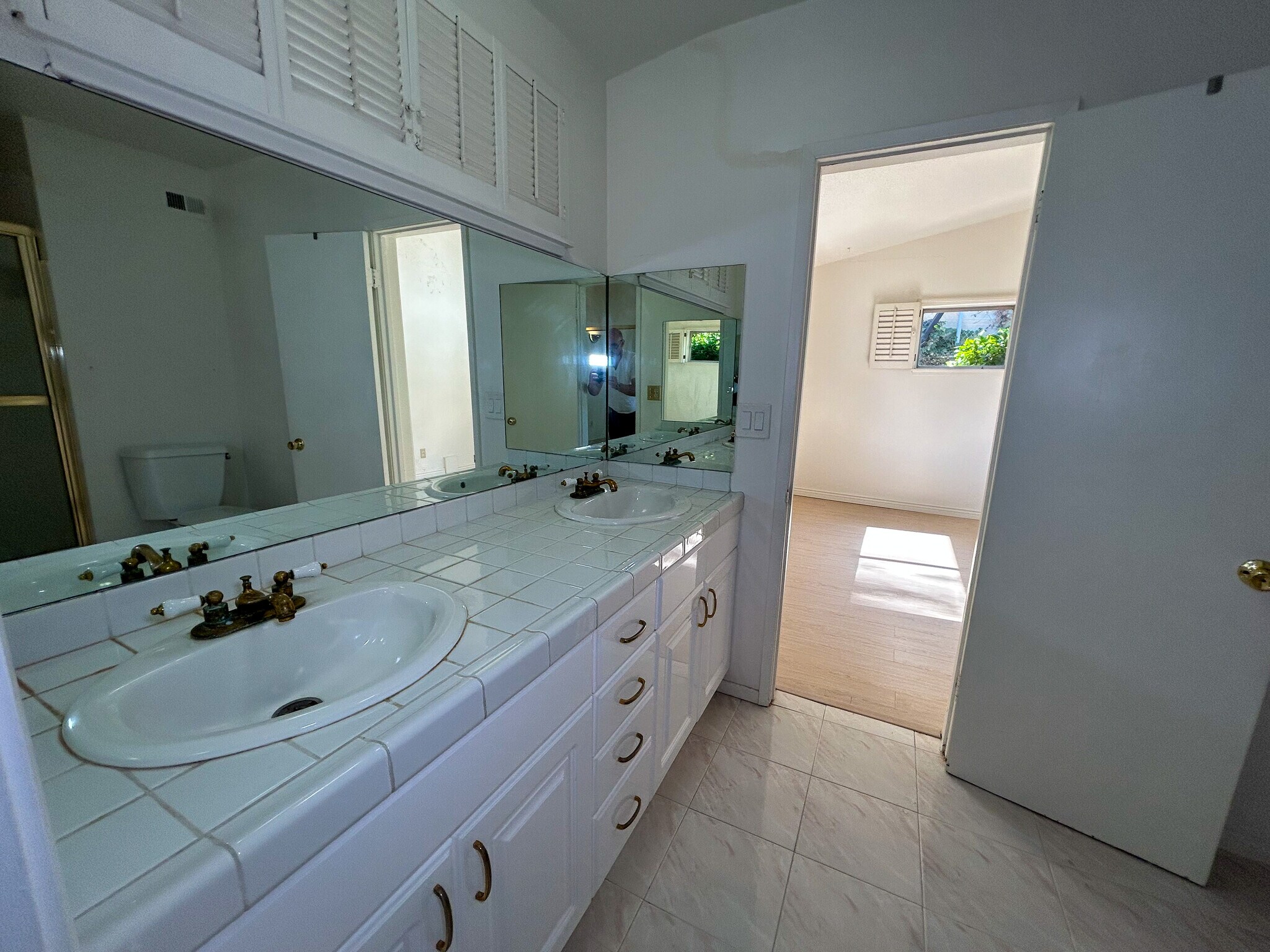 Jack & Jill Bathroom 2 - 24507 Hatteras St