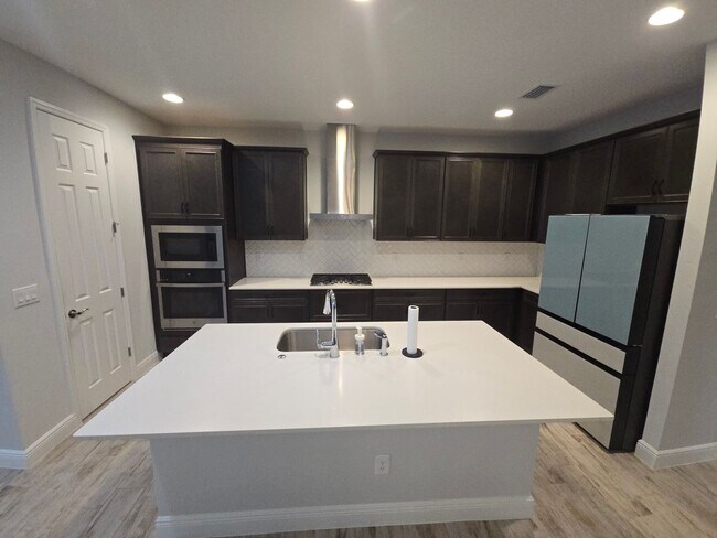 Building Photo - 3/2 Home in Lithia ****MOVE-IN SPECIAL, $500 OFF 2ND MONTHS RENT!!****