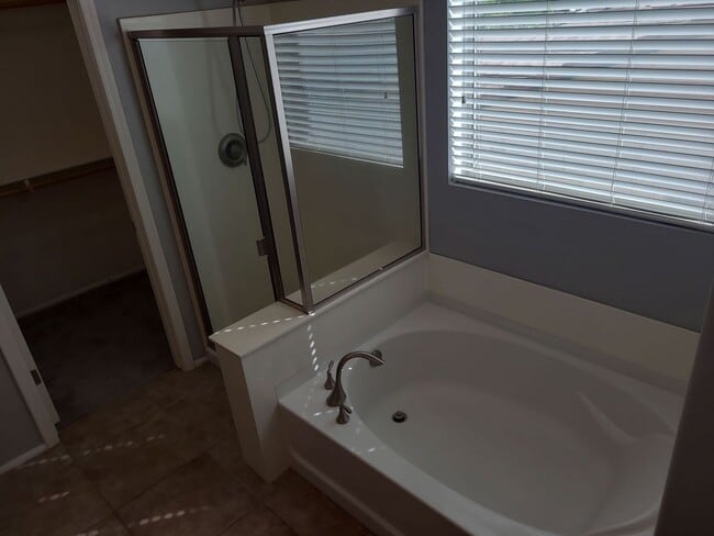 Building Photo - Ideal Living in Highland Groves: Stunning Cul-de-Sac Home with Builder Upgrades, Open Floor Plan,...