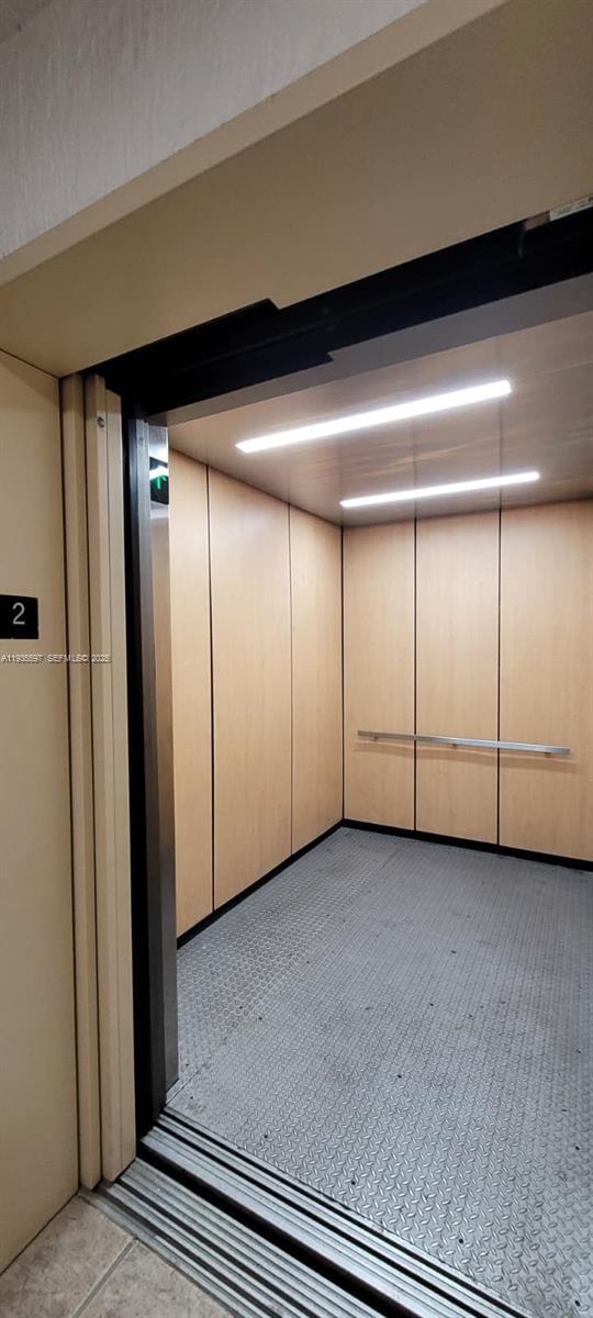 Building Photo - 471 NE 25th St