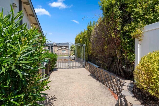 Building Photo - 5765 Bounty St