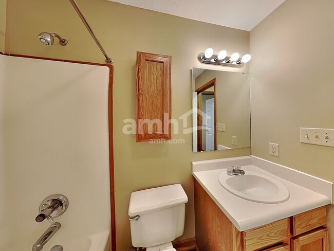 Building Photo - 464 E Quail Wood Ln