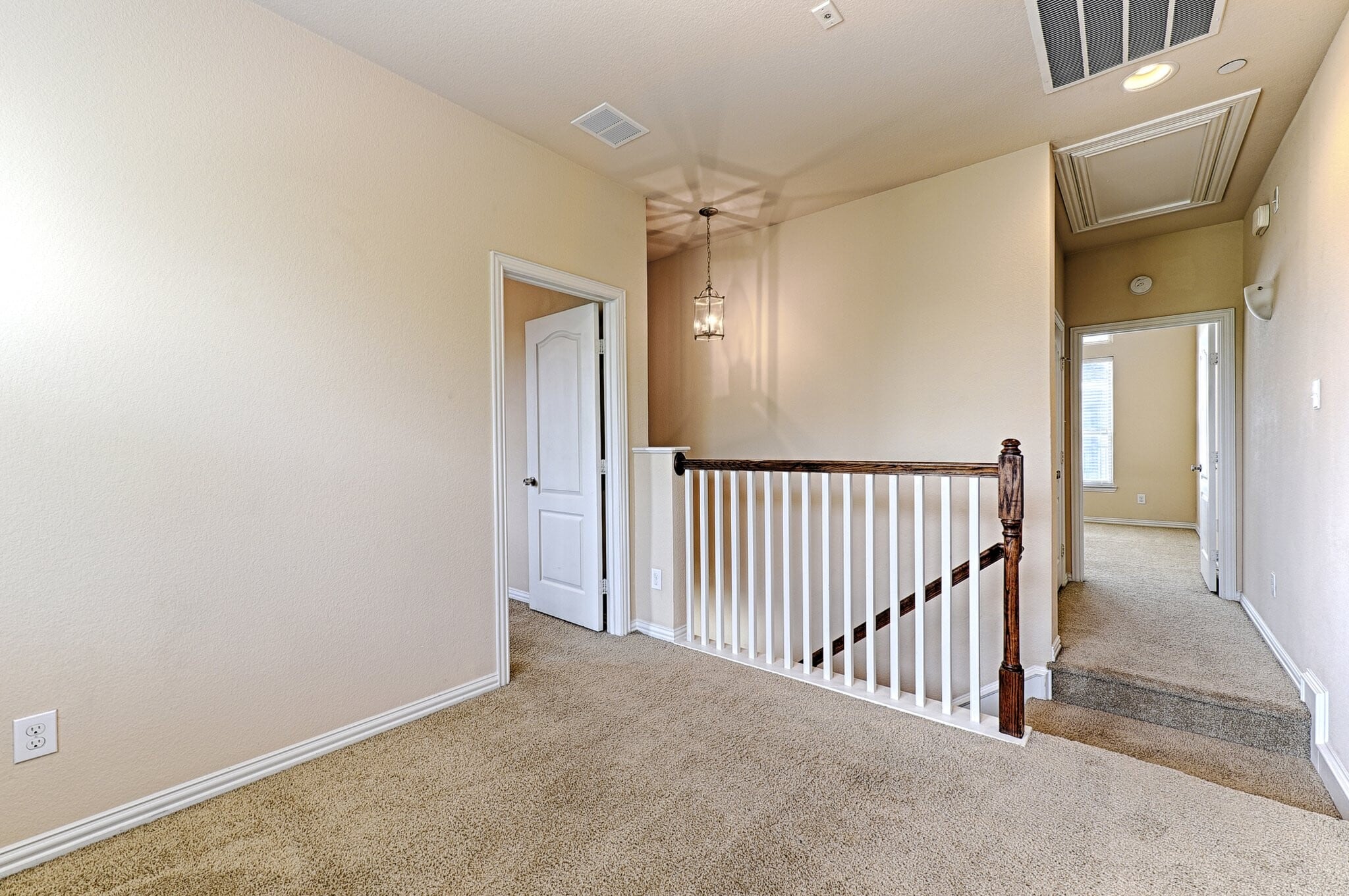 Building Photo - 2326 Stutz Dr