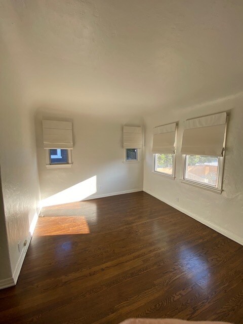 Building Photo - 1558 S Carmelina Ave